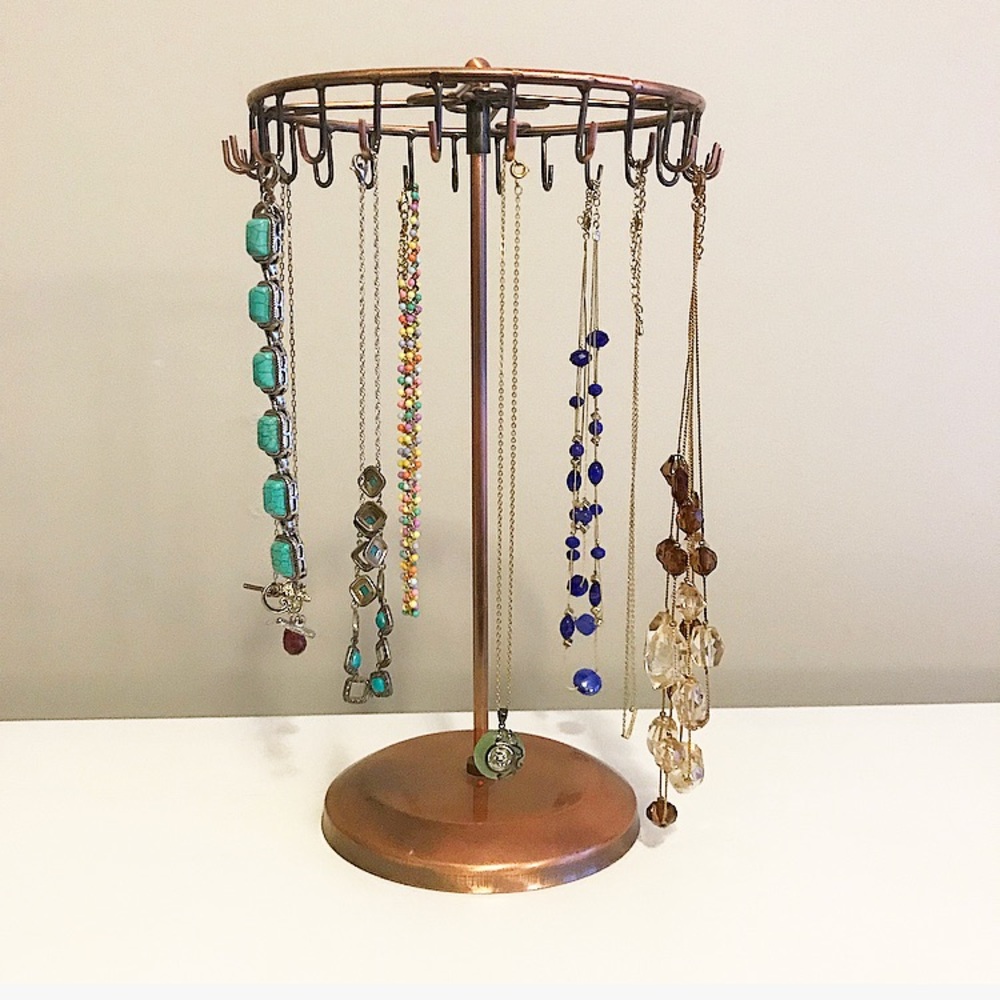 Jewelry holder! Great for necklaces and bracelets!